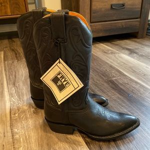 Frye NWT boots size 8